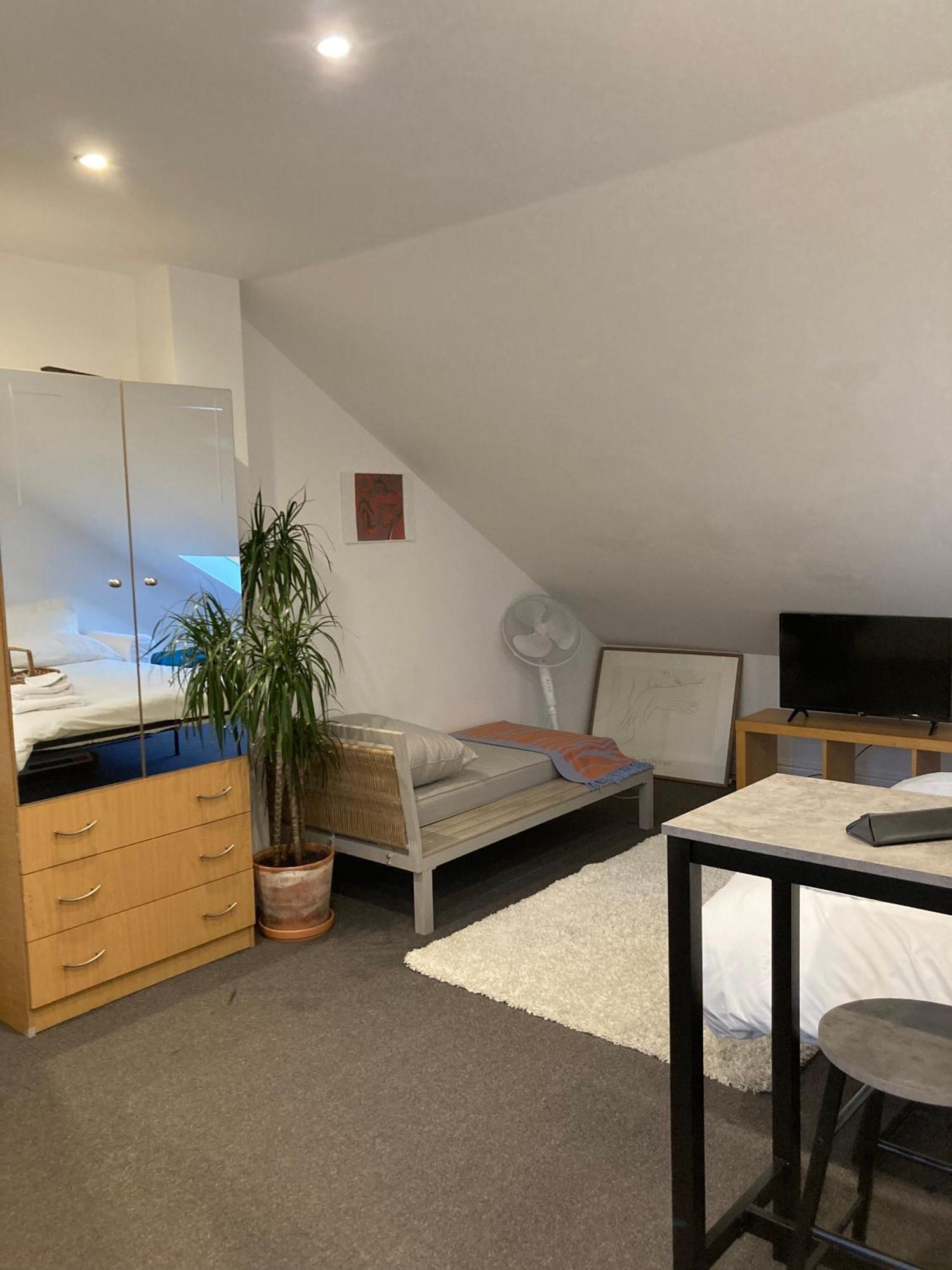 Hotel Sunrise Retreat Londra Esterno foto