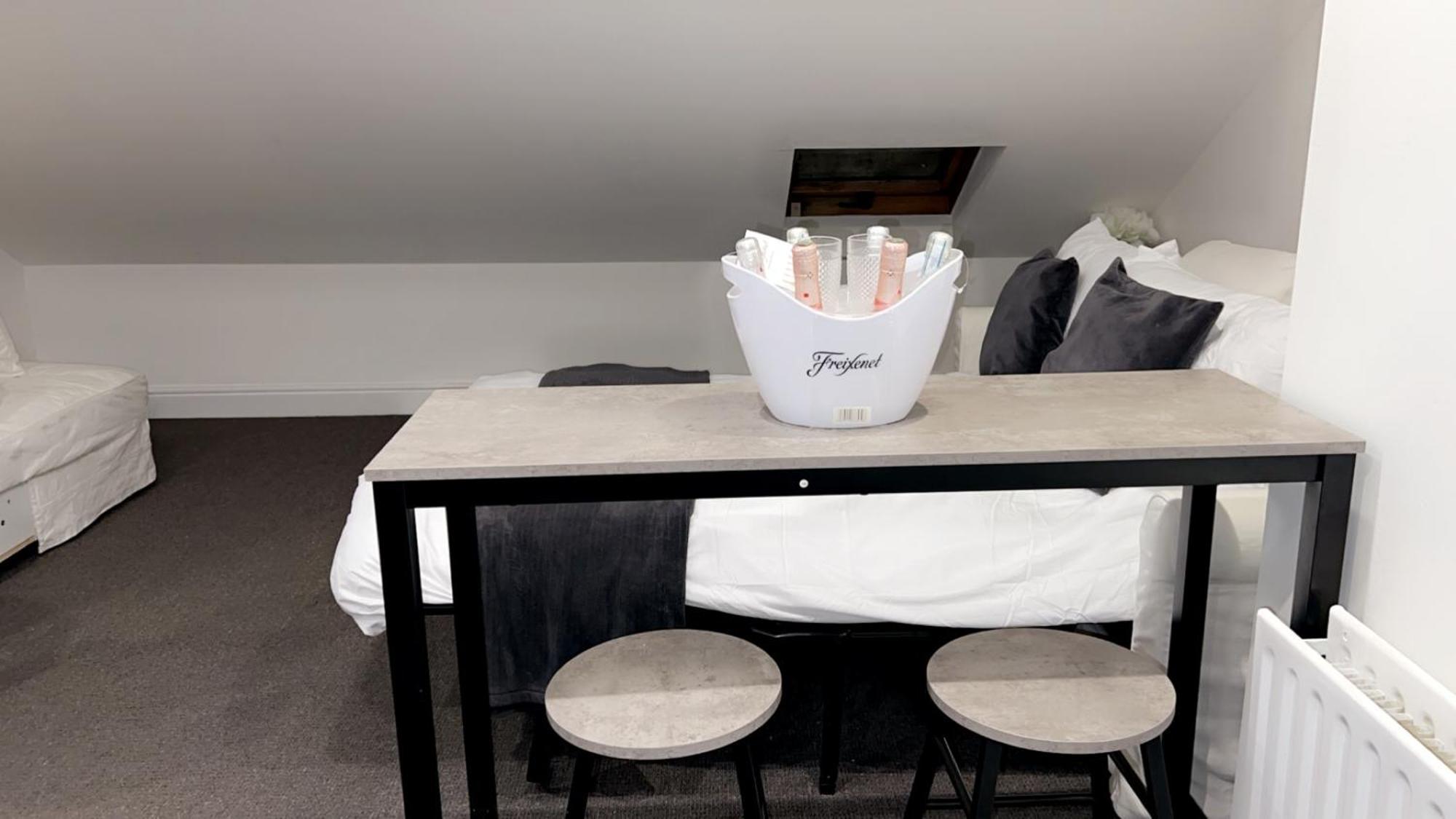 Hotel Sunrise Retreat Londra Esterno foto
